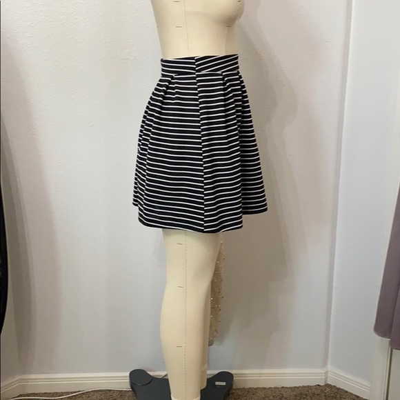 Mini Skirt - Picture 5 of 8